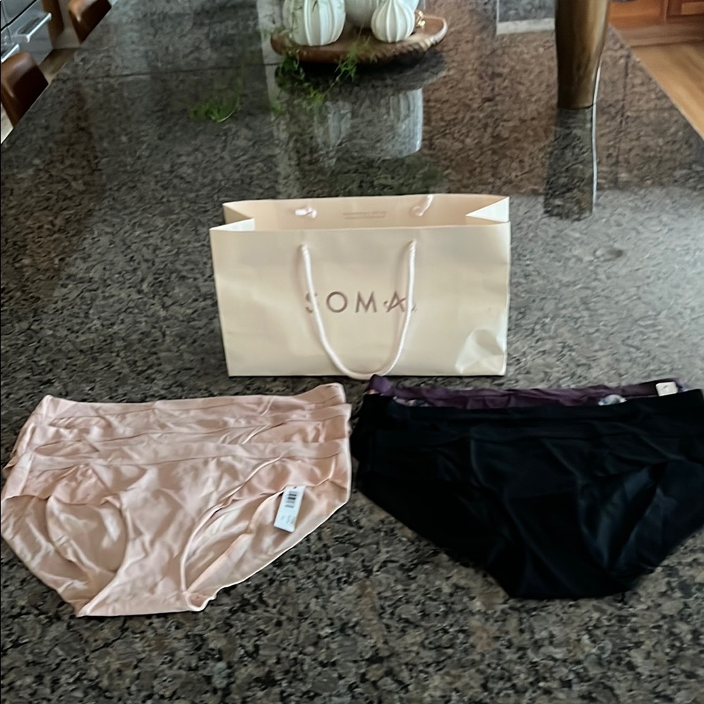 Soma Women's Panties Set - Black and Pink